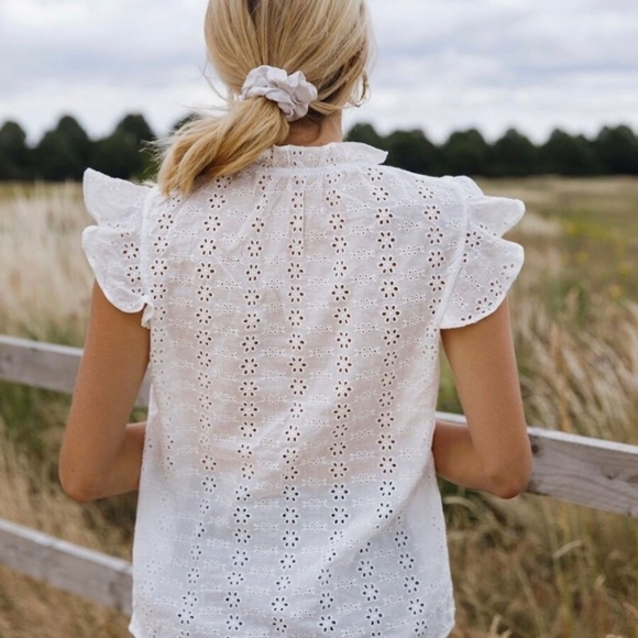 🔥💥CLEARANCE SALE⚡️🌟FELICITY Eyelet Flutter Sleeve Top🎉HP! - Picture 5 of 7